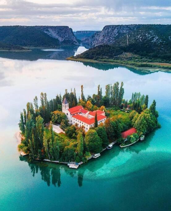 Peaceful House In Nature Nearby National Park Krka Bristane Zewnętrze zdjęcie